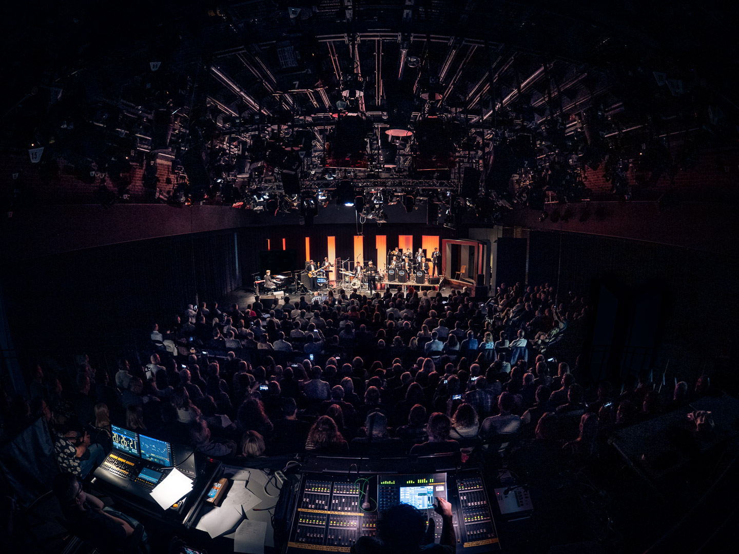 Silent Explosion Orchestra feat. Ian Shaw