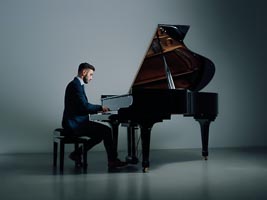 Roman Reznic, Pianist