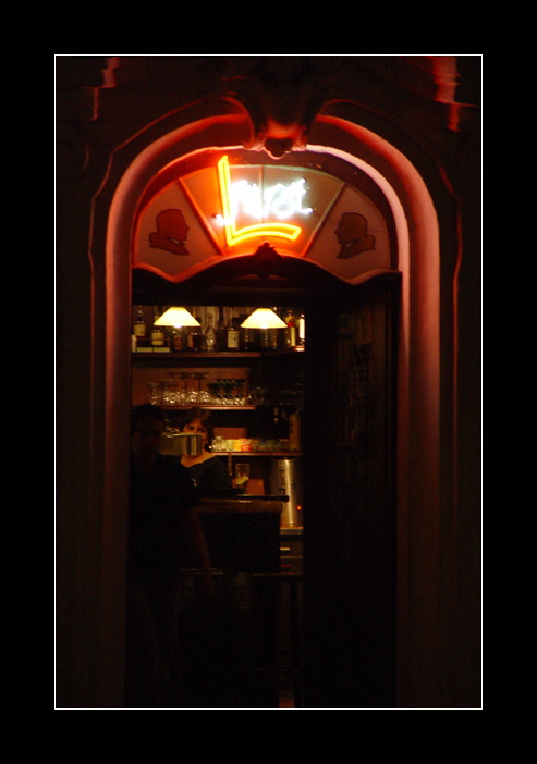 00122-fuerst-tuer-nachts-kl.jpg